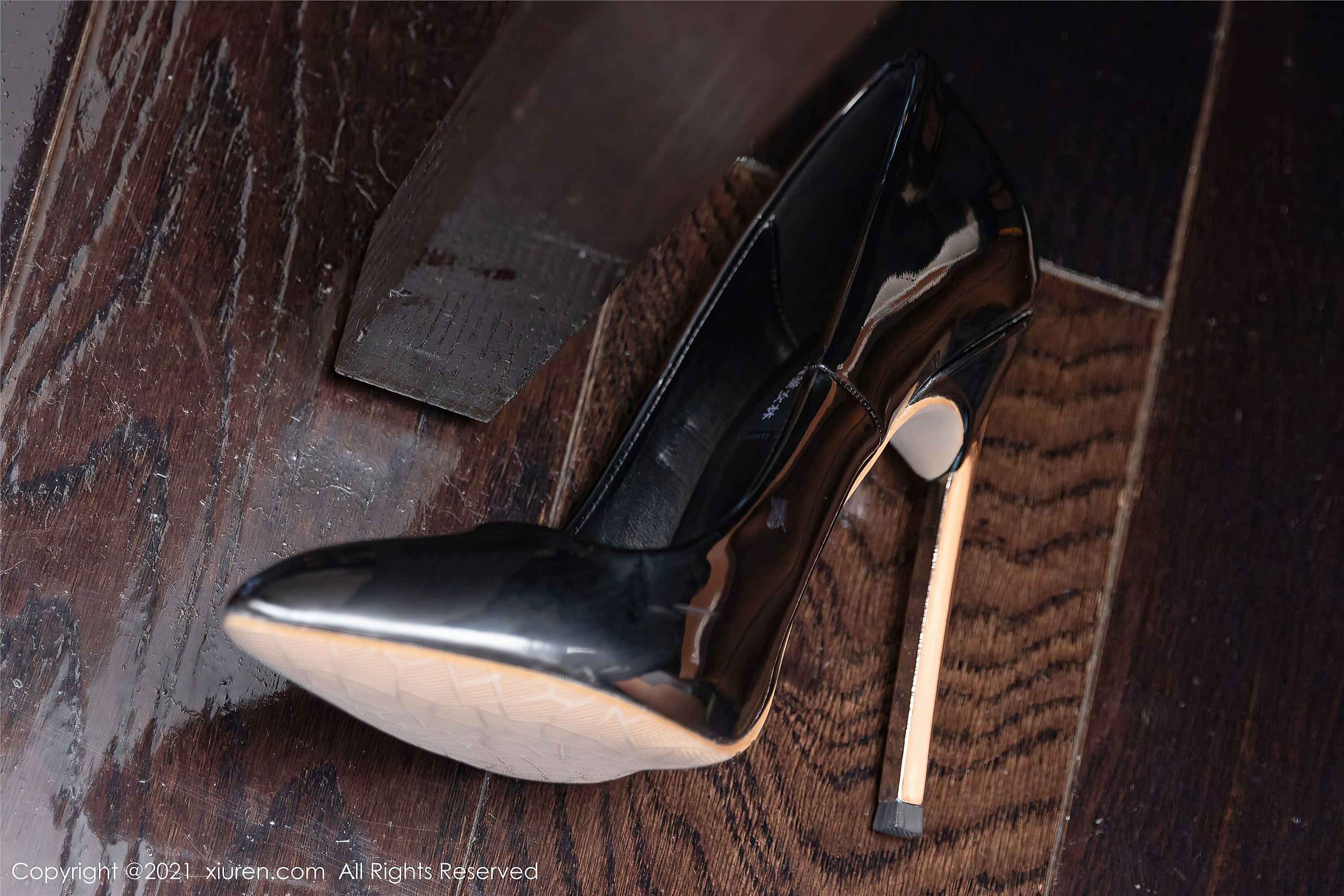 Xiuren秀人网 2021.10.15 NO.4072 允爾